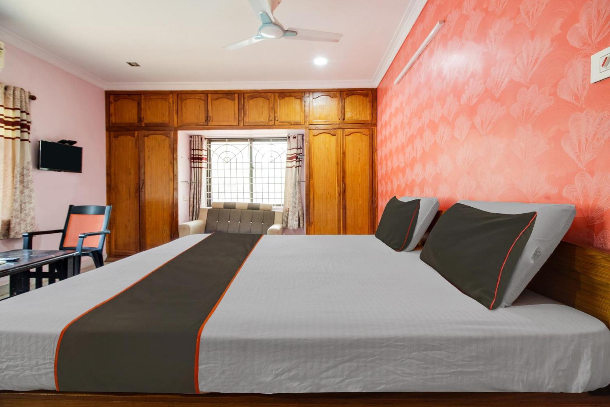 Collection O Palm Exotica Hotel Visakhapatnam Exterior foto